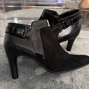 Bandolino Chic Black Ankle Boots with Snakeskin Detail-NEVER WORN